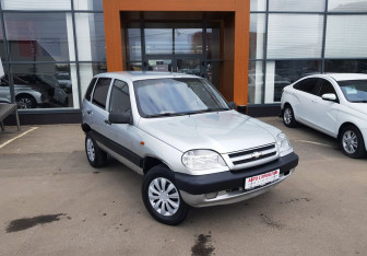 Подержанный автомобиль Chevrolet Niva 2007 года (3 фото)