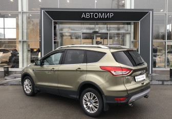 Подержанный автомобиль Ford Kuga 2014 года (7 фото)