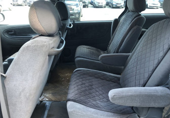 Подержанный автомобиль Mazda MPV 2002 года (11 фото)