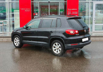 Подержанный автомобиль Volkswagen Tiguan 2010 года (7 фото)
