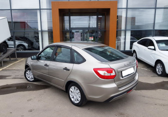Подержанный автомобиль LADA (ВАЗ) Granta Liftback 2021 года (7 фото)