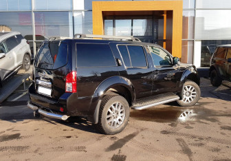 Подержанный автомобиль Nissan Pathfinder 2013 года (5 фото)
