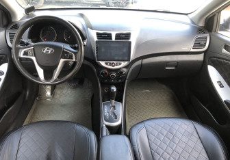 Подержанный автомобиль Hyundai Solaris Sedan 2013 года (10 фото)