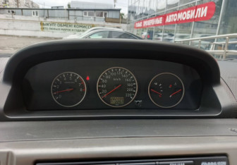 Подержанный автомобиль Nissan X-Trail 2004 года (13 фото)