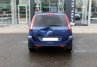 Подержанный автомобиль Ford Fusion 2008 года (6 фото)