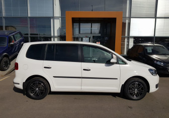 Подержанный автомобиль Volkswagen Touran 2011 года (4 фото)