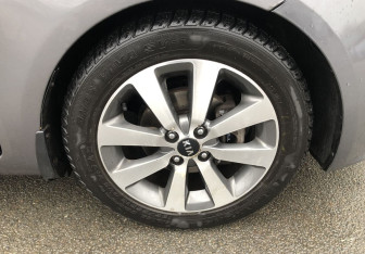 Подержанный автомобиль Kia Rio Sedan 2015 года (15 фото)