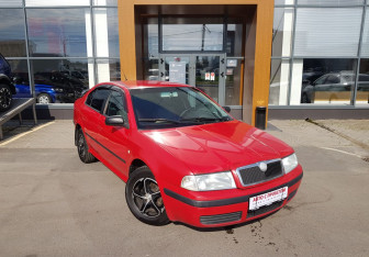 Подержанный автомобиль Skoda Octavia Liftback 2006 года (3 фото)