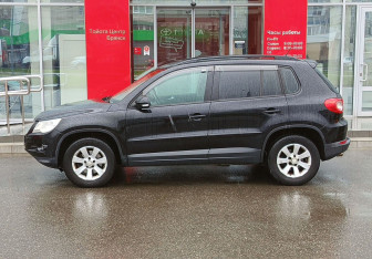 Подержанный автомобиль Volkswagen Tiguan 2010 года (8 фото)