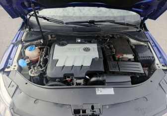 Подержанный автомобиль Volkswagen Passat CC 2009 года (11 фото)