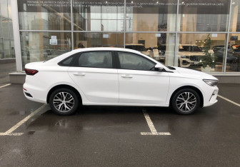 Подержанный автомобиль Geely Emgrand 2023 года (4 фото)