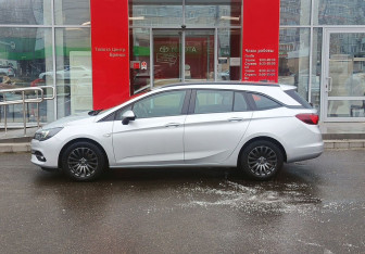 Подержанный автомобиль Opel Astra Wagon 2020 года (8 фото)
