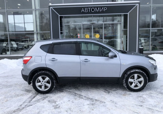 Подержанный автомобиль Nissan Qashqai 2013 года (4 фото)