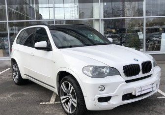 Подержанный автомобиль BMW X5 2008 года (3 фото)