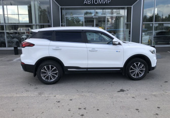 Подержанный автомобиль Geely Atlas Pro 2022 года (4 фото)