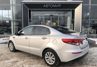 Подержанный автомобиль Kia Rio Sedan 2016 года (7 фото)