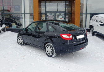 Подержанный автомобиль LADA (ВАЗ) Granta Hatchback 2020 года (7 фото)