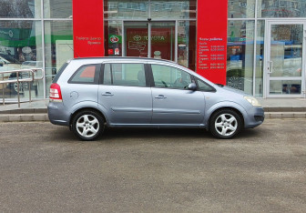 Подержанный автомобиль Opel Zafira Compactvan 2008 года (4 фото)