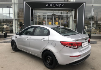 Подержанный автомобиль Kia Rio Sedan 2017 года (5 фото)