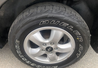 Подержанный автомобиль Hyundai Santa Fe 2008 года (17 фото)