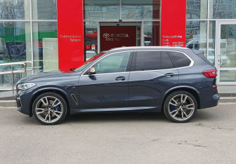 Подержанный автомобиль BMW X5 2020 года (8 фото)