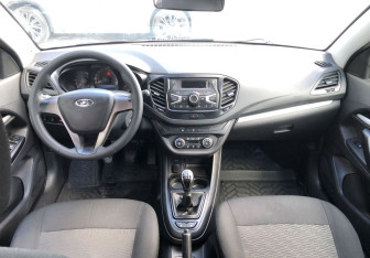 Подержанный автомобиль LADA (ВАЗ) Vesta Sedan 2017 года (10 фото)