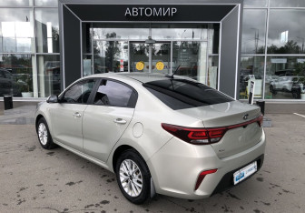 Подержанный автомобиль Kia Rio Sedan 2019 года (7 фото)