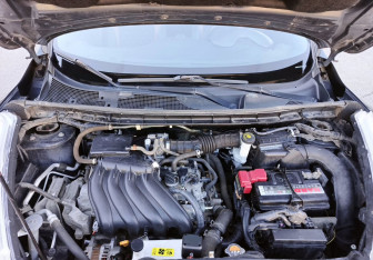 Подержанный автомобиль Nissan Juke 2013 года (11 фото)
