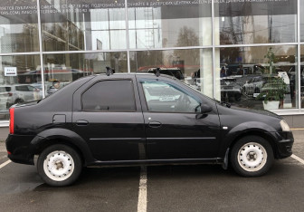 Подержанный автомобиль Renault Logan Sedan 2013 года (4 фото)