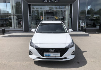 Подержанный автомобиль Hyundai Solaris Sedan 2020 года (2 фото)