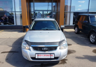 Подержанный автомобиль LADA (ВАЗ) Priora Hatchback 2013 года (2 фото)