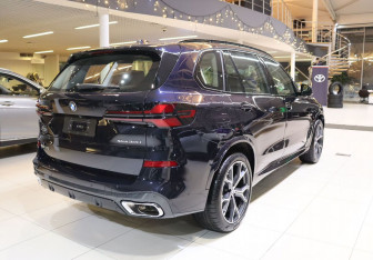 Новый BMW X5 2025 (8 фото)