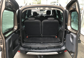 Подержанный автомобиль LADA (ВАЗ) Largus Wagon 2021 года (9 фото)