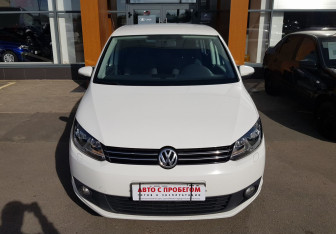 Подержанный автомобиль Volkswagen Touran 2011 года (2 фото)