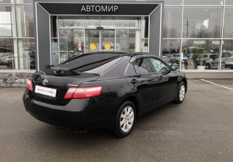 Подержанный автомобиль Toyota Camry Sedan 2009 года (7 фото)