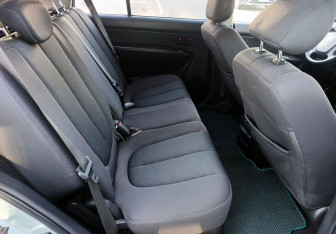 Подержанный автомобиль Kia Carens 2007 года (16 фото)