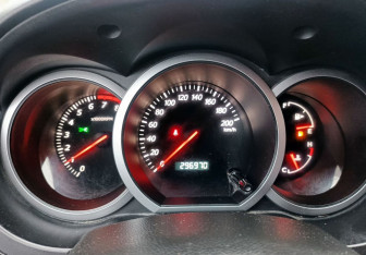 Подержанный автомобиль Suzuki Grand Vitara 2005 года (13 фото)