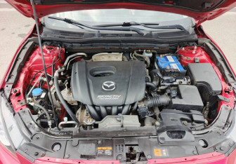 Подержанный автомобиль Mazda 3 Sedan 2013 года (11 фото)