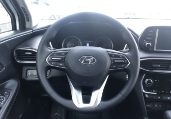 Подержанный автомобиль Hyundai Santa Fe 2018 года (12 фото)