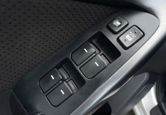 Подержанный автомобиль Kia Cerato Sedan 2011 года (13 фото)