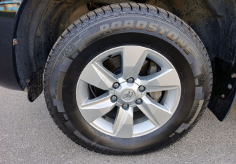 Подержанный автомобиль Toyota Land Cruiser Prado 2019 года (10 фото)