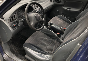 Подержанный автомобиль Chevrolet Lanos 2008 года (9 фото)