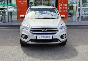 Подержанный автомобиль Ford Kuga 2018 года (2 фото)