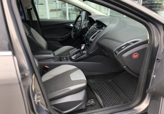 Подержанный автомобиль Ford Focus Sedan 2012 года (9 фото)