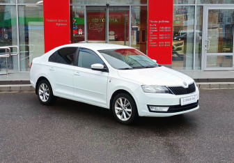 Подержанный автомобиль Skoda Rapid Liftback 2015 года (3 фото)