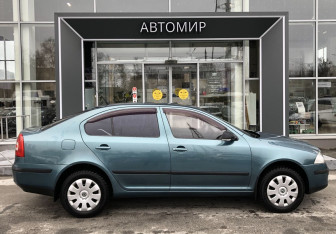 Подержанный автомобиль Skoda Octavia Liftback 2008 года (4 фото)