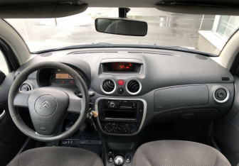 Подержанный автомобиль Citroen C3 Hatchback 2008 года (10 фото)