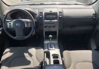 Подержанный автомобиль Nissan Pathfinder 2007 года (10 фото)