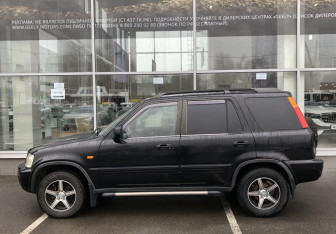 Подержанный автомобиль Honda CR-V 2000 года (8 фото)