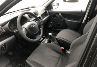 Подержанный автомобиль LADA (ВАЗ) Granta Liftback 2015 года (9 фото)